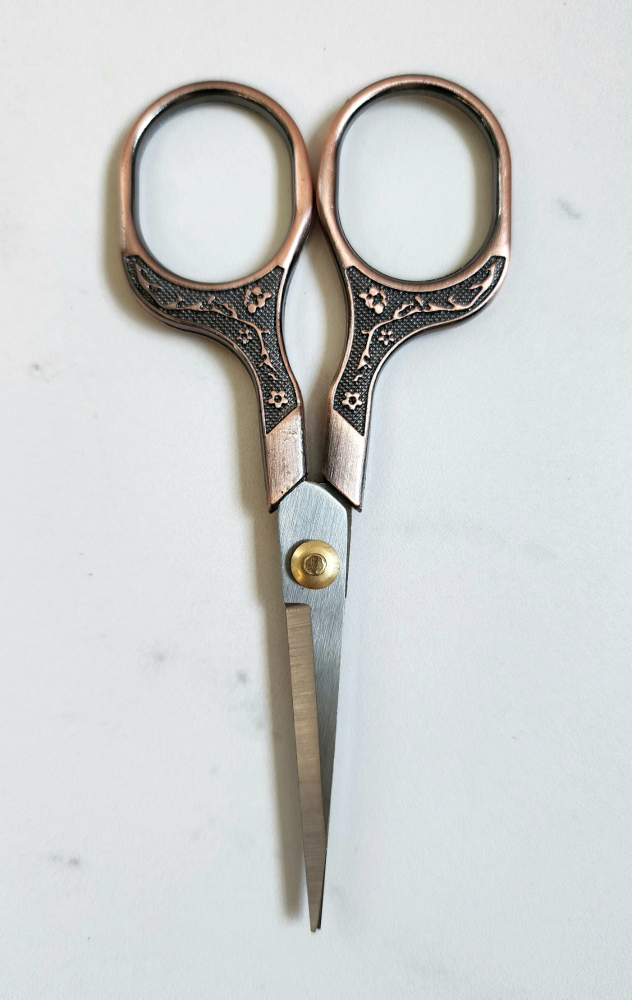 Vintage look prop snips